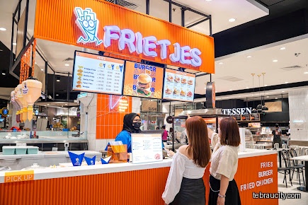 Frietjes_ Aeon Mall Tebrau City