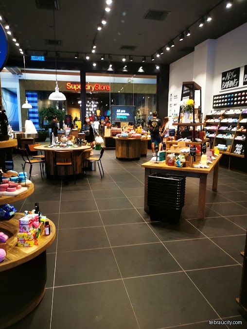 Lush Fresh Cosmetic Aeon Tebrau