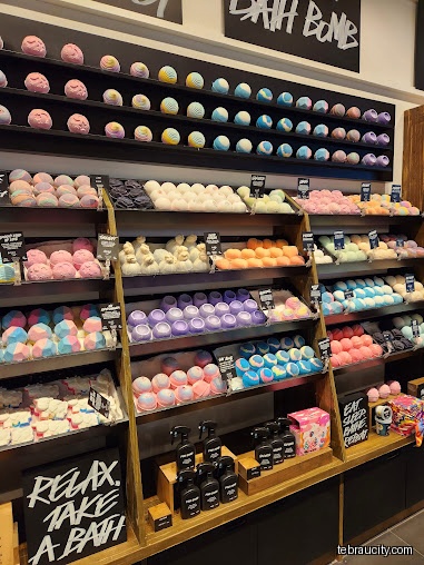 Lush Fresh Cosmetic Aeon Tebrau