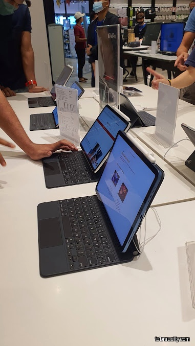 Machines AEON Tebrau City Apple Reseller Store