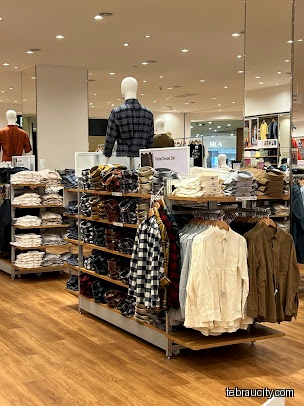 UNIQLO AEON Mall Tebrau City