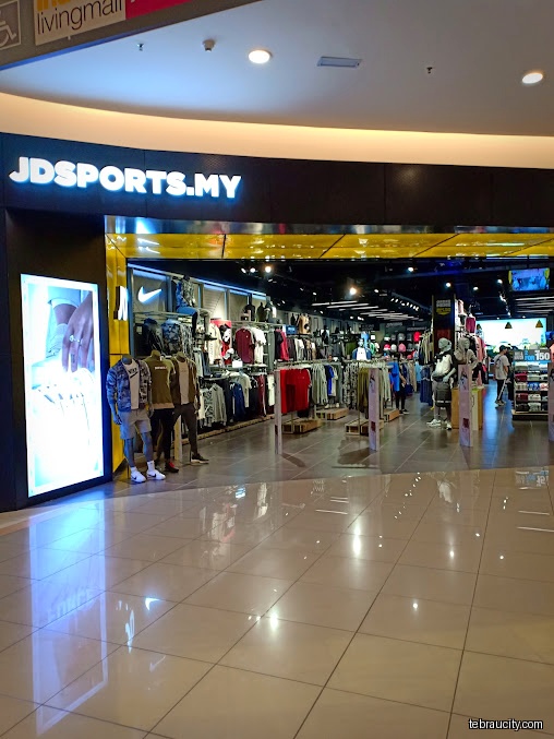 UNIQLO AEON Mall Tebrau City