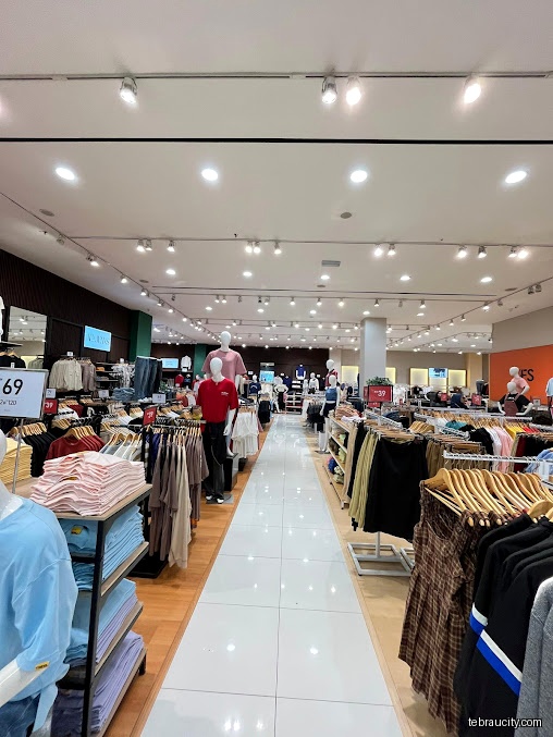 YFS Concept Store Aeon Tebrau